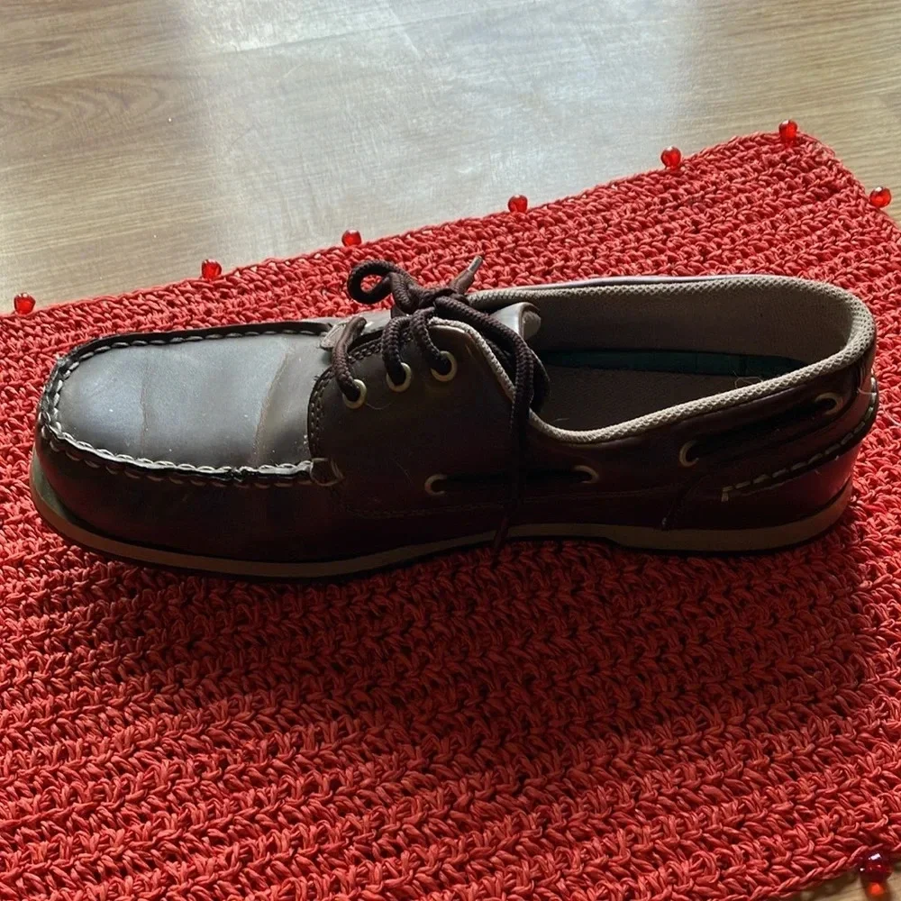 Men’s Faded Glory dark brown casual lace-up boat shoes. Size 9. Preowned.